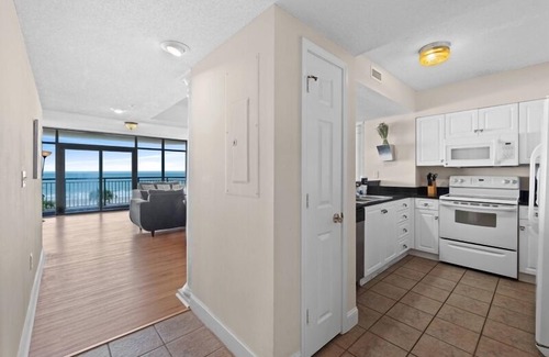 Golden Mile Condo | South Wind 406 Large Oceanfront 3 Bed/3 Bath Unit
