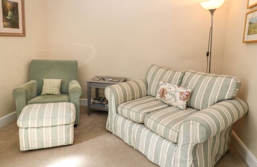 Rumleigh Cottage | SOUTH WING COTTAGE, pet friendly, with a garden in Bere Alston