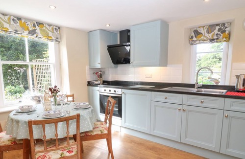 Rumleigh Cottage | SOUTH WING COTTAGE, pet friendly, with a garden in Bere Alston