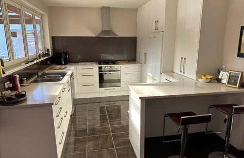 Springfield House | Southern Alps on your doorstep! Cozy, quiet private home in a friendly community