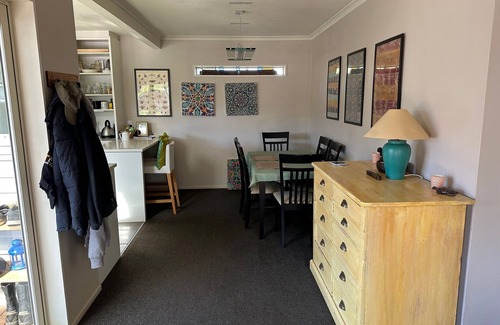 Springfield House | Southern Alps on your doorstep! Cozy, quiet private home in a friendly community