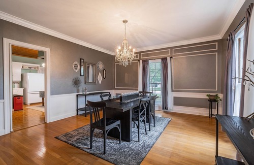 Lockhart House | Southern Charm, ideally located in Central Texas