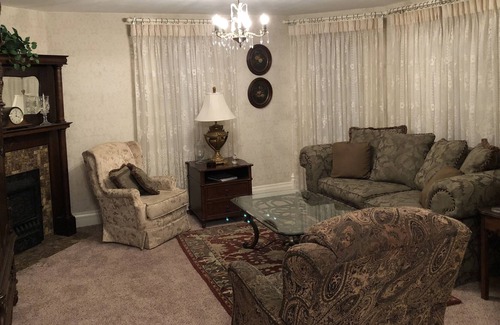 Springfield House | Southern Charmer near downtown