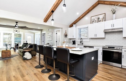 Greer House | Southern City Retreat with Dual Master Suites