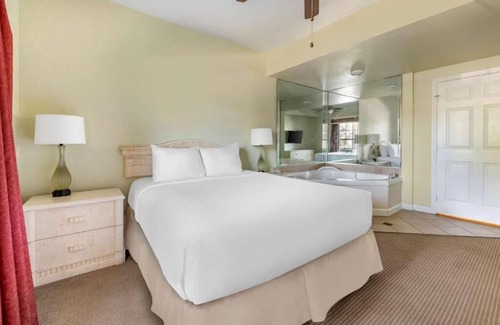 West Kissimmee Hotel | Southern Comfort in Celebration! Full Kitchen, Outdoor Pool, Free Shuttle!
