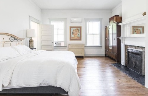 Macon House | Southern Cottage Minutes to Mercer & Downtown