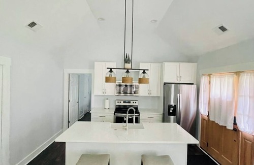 Mount Pleasant Cottage | Southern Escape in Mt. Pleasant, SC – Close to Beaches & Historic Charleston!