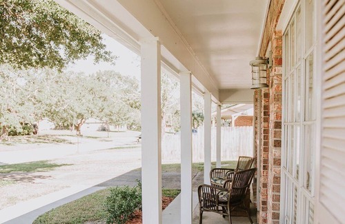 Ocean Springs House | Southern Exposure close to beach & downtown Ocean Springs! Includes GOLF CART!