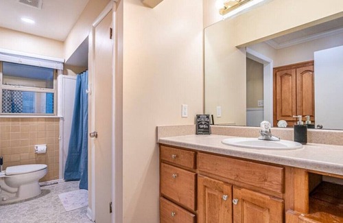 Huntsville House | ▨Southern Oasis▧ Ping Pong/Fiber Wifi/4 Beds