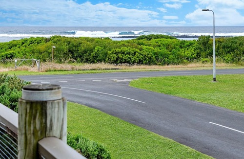Port Fairy House | Southern Waves - Views of the Southern Ocean