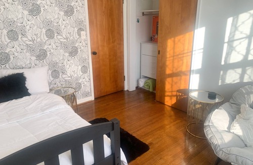 Greater South Side House | Southside hidden gem! Close to DT and airport