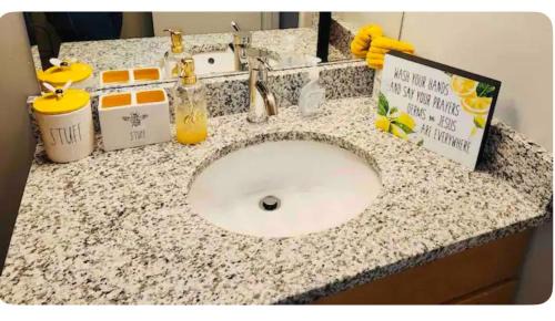 Five Points South Apartment | Southside Mountain Escape