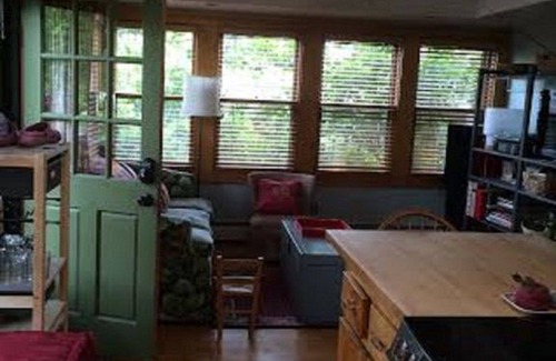 Lynnhurst House | Southwest Minneapolis, access to lakes, creeks, bike trails, freeway, shops.