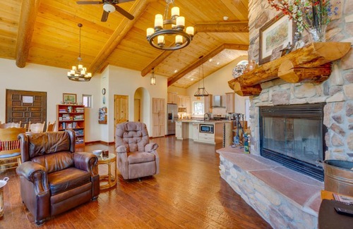 Angel Fire House | Southwestern Angel Fire Abode with Game Room