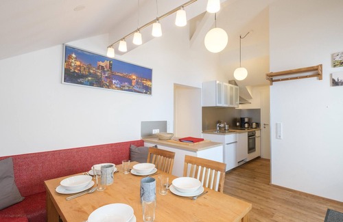 Schonbach House | Spacious holiday home with lots of privacy