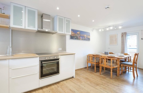 Schonbach House | Spacious holiday home with lots of privacy