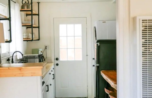 Big Bear Lake Cottage | Spa | fireplace inside & out | perfect location
