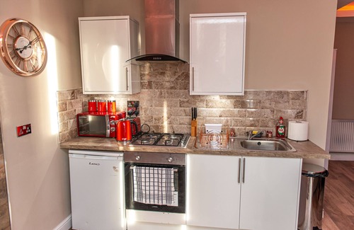 Bradford Apartment | SPA HOT TUB Designer Studio apartment at Meridian