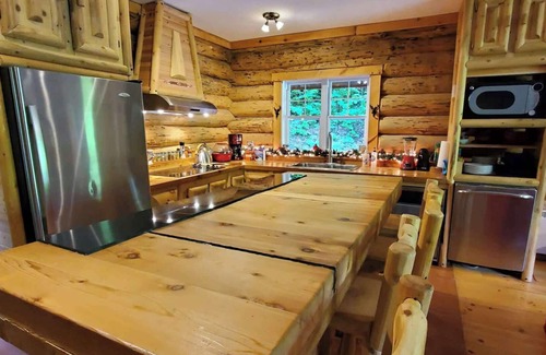 St-Adolphe-d'Howard Ski Chalet | Spa, Modern Comfort - Chalet le Pic-Bois