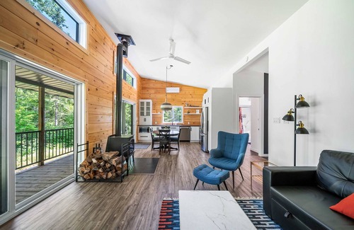 Mauricie Ski Chalet | Spa, Nature & Riverside Escape - Ecureuil Roux