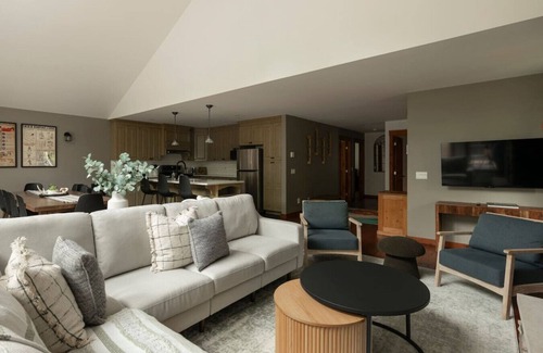 Saint-Faustin-Lac-Carre House | Spa Pool Kid Gym Bike/AquaPark Firepit