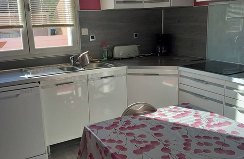 Saint-Jean-Pla-de-Corts Apartment | Spa vacation or rental