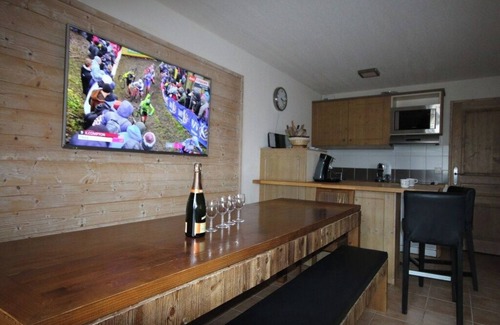 La Plagne-Tarentaise Apartment | Spacieux 8/10 Dans Chalet - Superbe VUE et Piscine - à 150 M DES Pistes