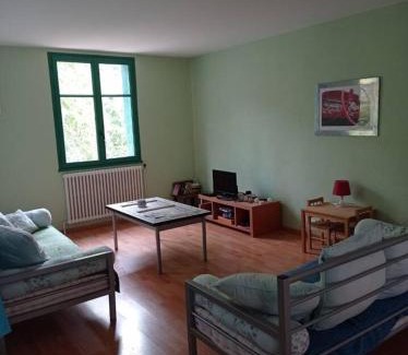 Gornies Apartment | Spacieux appartement a Gornies avec terrasse 200 m² pour 10 pers