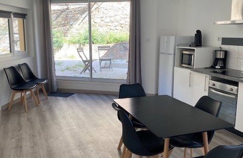Amelie-les-Bains-Palalda Apartment | Spacious F2 with Terrace, Garden, and WiFi in City Center, 50m from Thermal Baths