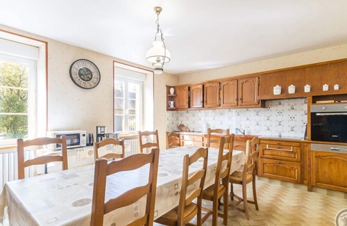 Le Grippon Cottage | Spacious Countryside House with Garden, BBQ, and Games Near Mont St-Michel