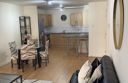 North Woolwich Apartment | Spacious 1-Bed Apartment in London sea view