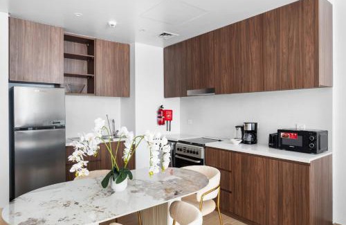 Dubai Apartment | Spacious 1 bed in La Mer - 1 min to the beach