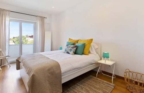 Benfica Apartment | Spacious 1 Bedroom Apartment with Balcony