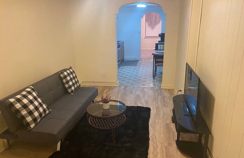 Baychester Apartment | Spacious 1 bedroom apt. Close to mall and transit