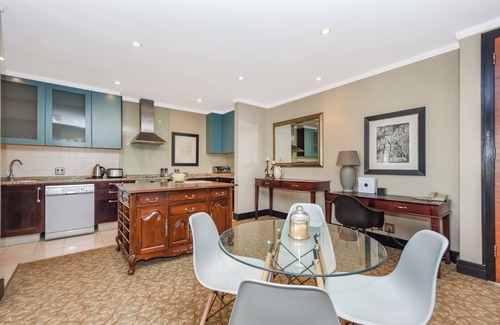 Sandown Apartment | Spacious 1 Bedroom at The Raphael