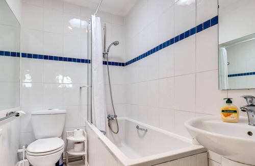 Yarnton Apartment | Spacious 1-Bedroom Flat with garden & free parking