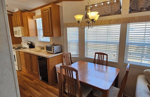 Kissimmee House | SPACIOUS 1 BEDROOM HOUSE IN DISNEY AREA 5 STAR RATED MILL CREEK RESORT 2772 B