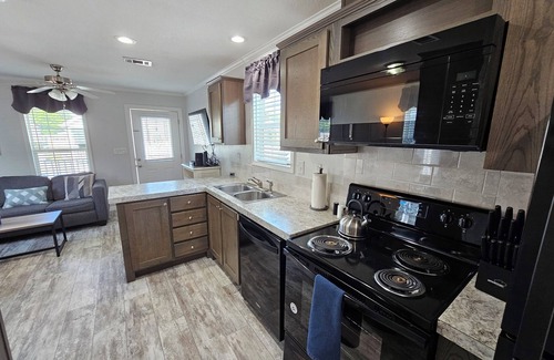 Kissimmee House | SPACIOUS 1 BEDROOM HOUSE IN DISNEY AREA 5 STAR RATED MILL CREEK RESORT 2764
