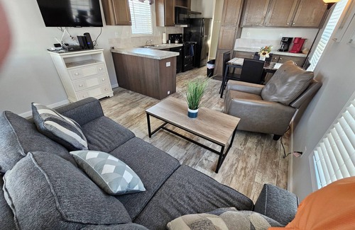 Kissimmee House | SPACIOUS 1 BEDROOM HOUSE IN DISNEY AREA 5 STAR RATED MILL CREEK RESORT 2764