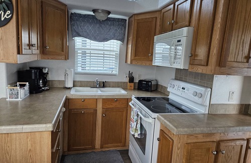 Kissimmee Resort | SPACIOUS 1 BEDROOM HOUSE IN DISNEY AREA 5 STAR RATED MILL CREEK RESORT 2752