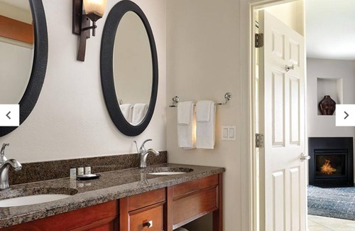 North Scottsdale Resort | Spacious 1-bedroom resort with AC, Wi-Fi, Pool in charming Scottsdale, Sleeps 4