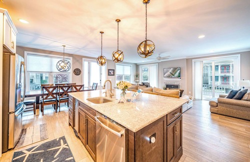 North End House | Spacious 11 Bedroom Dual Unit-6 minute walk to Ocean City's Beach!