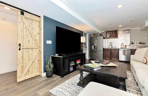 Lake Geneva House | Spacious 14 Guest Home in Lake Geneva – Downtown Getaway