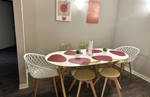 Legacy Park Apartment | Spacious 1400sf 3bed 2bath Apartment