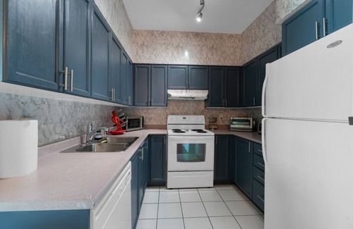 Niagara Hotel | Spacious 1BR - Downtown - Pool - Gym
