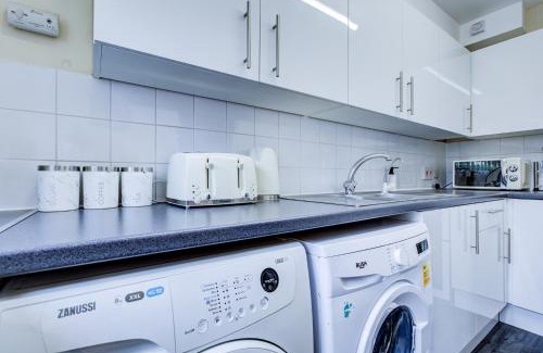 Selhurst Apartment | Spacious 2 Bed Apartment South London