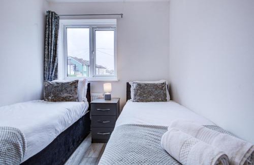 Selhurst Apartment | Spacious 2 Bed Apartment South London