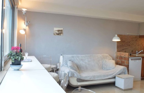 Banyuls-sur-Mer Apartment | Spacious 2-Bedroom Apartment, Sleeps 6, Close to Port and Nature Reserve, Parking, Washer/Dishwasher