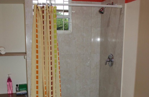 Durants Cottage | Spacious 2 bedroom, 1 bathroom, sleeps 5, family friendly cottage