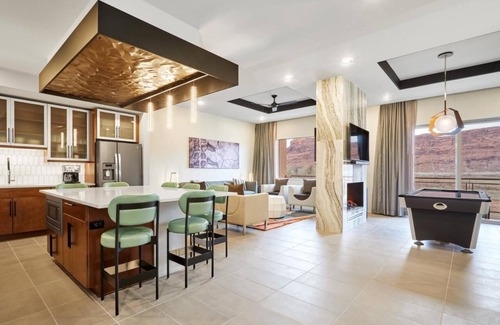 Moab Condo | Spacious 2-bedroom condo with AC, fitness room and pool in pleasant Moab